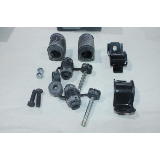 Jeu 4 silents bloc avec 2 etriers support fixation barre stabilisatrice Quinton Hazell EMBK2408 pour renault megane 1 dont 