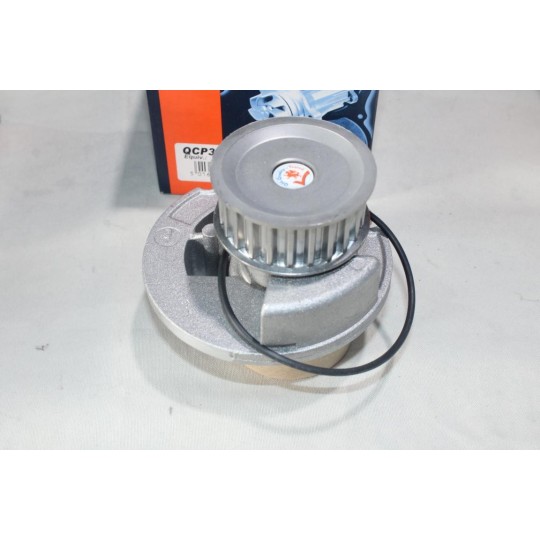 Pompe à eau + joint Quinton Hazell QCP3386 pour opel vectra B C astra G H zafira A corsa C meriva A signum tigra B saab 93 9-3 