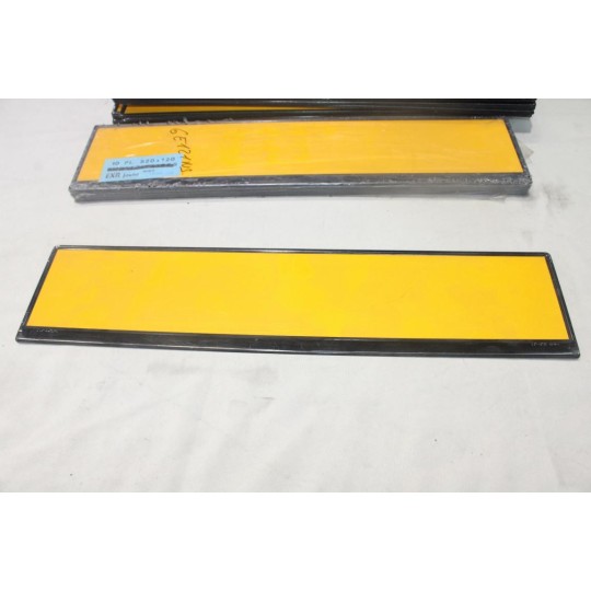Lot 77 plaques immatriculation jaune 520x120 Tiflex 6235017 