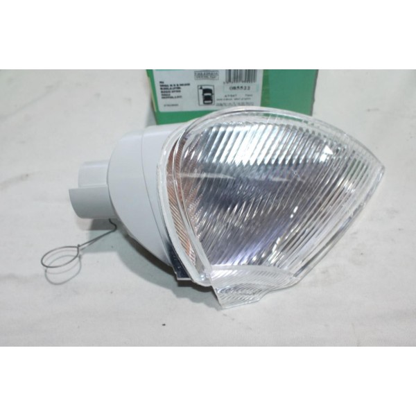 Feu clignotant avant gauche Valeo 085522 pour renault laguna 1 
