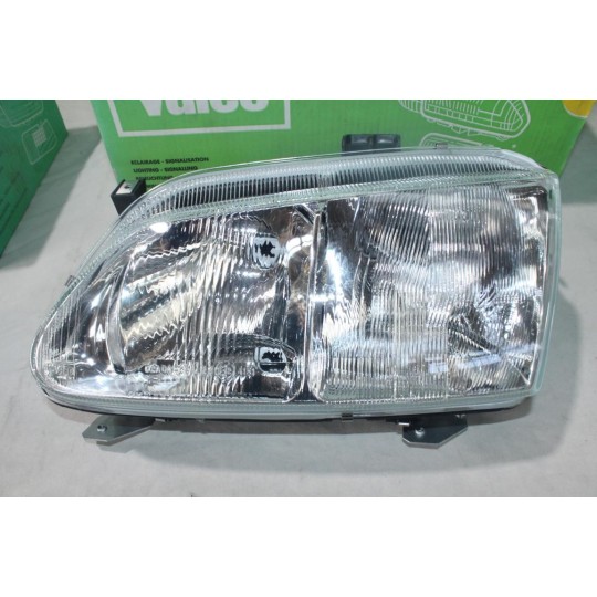 Phare projecteur avant gauche Valeo 085798 pour renault megane 1 