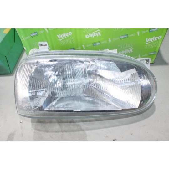 Phare projecteur avant droit Valeo 085741 pour volkswagen golf 3 III de 1991 à 1997 (voir photo patte fixation) 