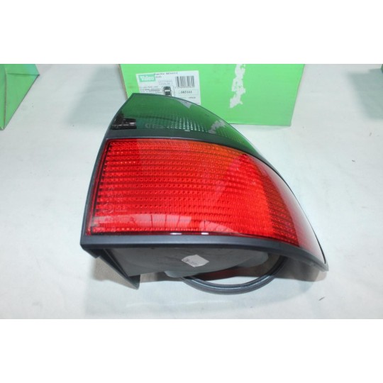 Feu lanterne arriere droit Valeo 085161 pour renault laguna 1 