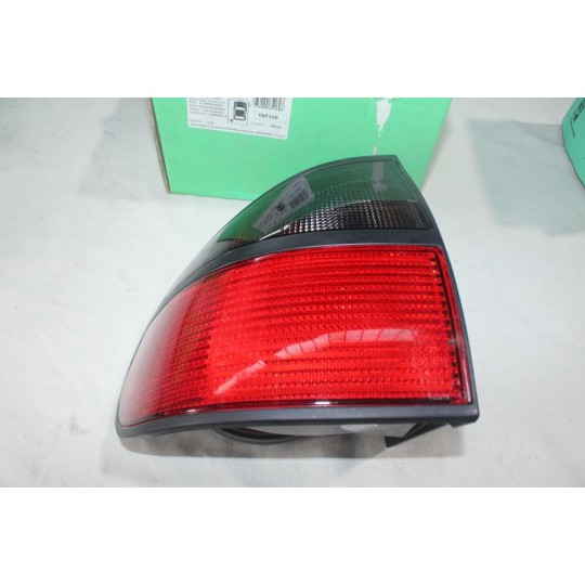 Feu lanterne arriere gauche Valeo 085160 pour renault laguna 1 