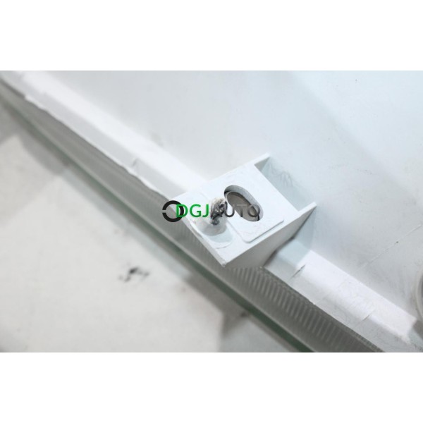 Phare projecteur avant droit Valeo 085741 pour volkswagen golf 3 III de 1991 à 1997 (voir photo patte fixation)