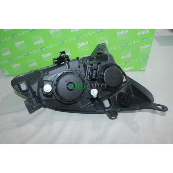 Phare projecteur avant gauche Valeo 087921 pour citroen C5 de 2001 à 2004