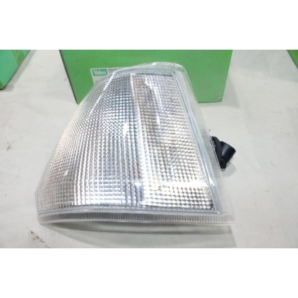 Feu clignotant avant gauche Valeo 083161 pour renault espace 1 partir de 1988 