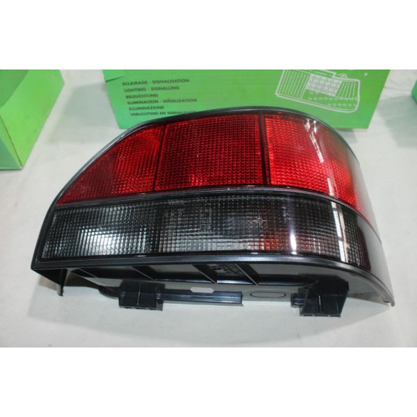 Feu lanterne arriere droit Valeo 084336 pour renault clio 1 