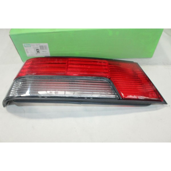 Cabochon de feu arriere gauche Valeo 083627 pour peugeot 405 