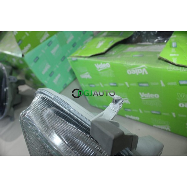 Phare projecteur avant gauche (patte fixation reparer sans réclamation) Valeo 085658* pour opel astra F de 1994 à 1998