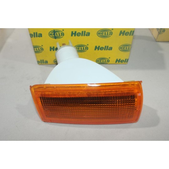Feu clignotant avant gauche Hella 2BA960055-031 pour opel corsa A de 1983 à 1990 