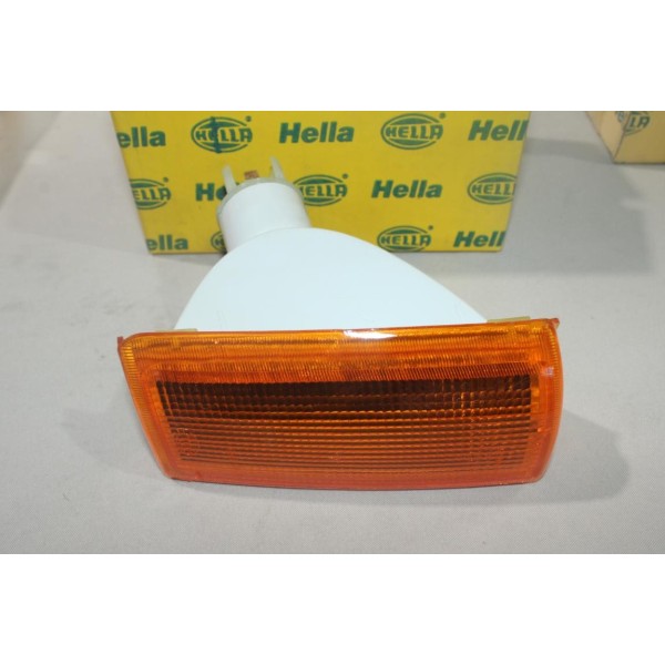 Feu clignotant avant gauche Hella 2BA960055-031 pour opel corsa A de 1983 à 1990 