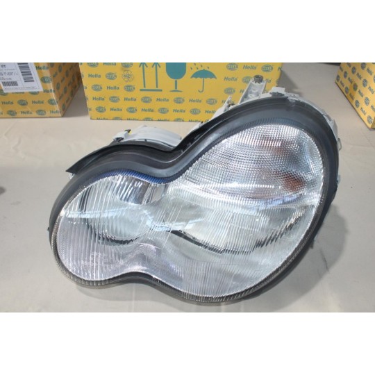 Phare projecteur avant gauche Hella 1EE009055-011 pour mercedes classe C W203 partir de 2000 