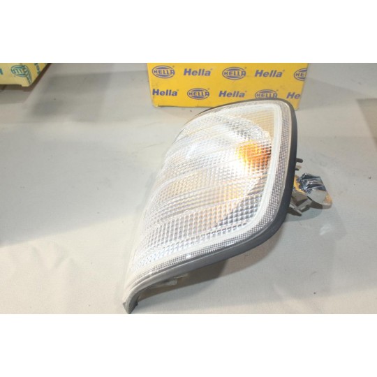 Feu clignotant avant gauche Hella 2BA004.693-031 pour mercedes classe E W124 