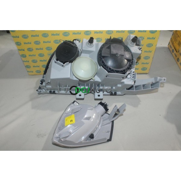 Phare projecteur avant droit + clignotant Hella 1EJ008040-061 pour mercedes classe C W202 partir de 1996