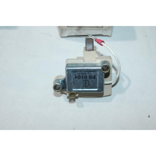 Regulateur alternateur 12V Carbone lorraine PB8101 