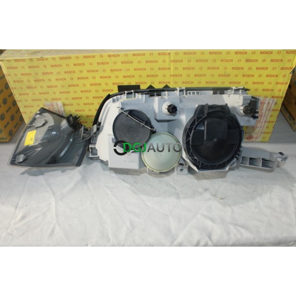 Phare projecteur avant droit avec clignotant Bosch 0301082204 pour mercedes classe C W202