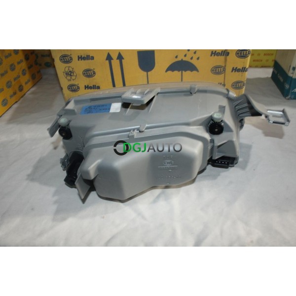 Jeu 2 phares projecteur avant gauche + droit (manque bouchon) Hella 1AF006826-171 + 1AF006826-181* pour fiat punto 1 partir de