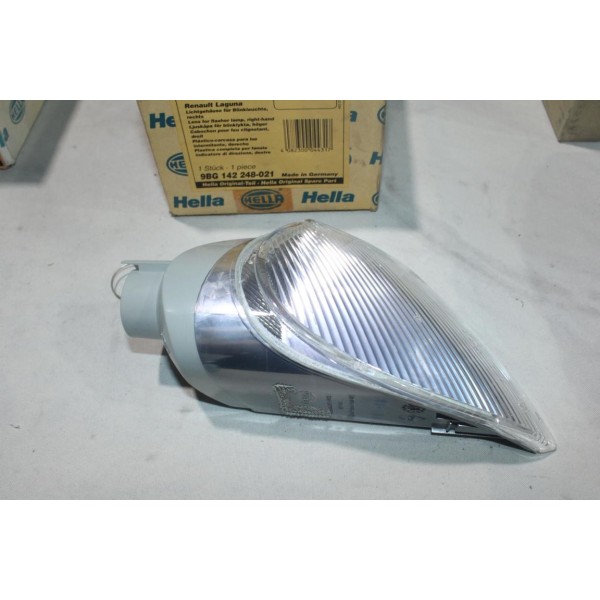Feu clignotant avant droit Hella 9BG142248-021 pour renault laguna 1 