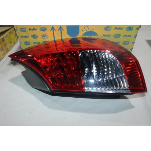 Feu lanterne arriere droit Hella 2SK009467-121 pour renault scenic 2 II 