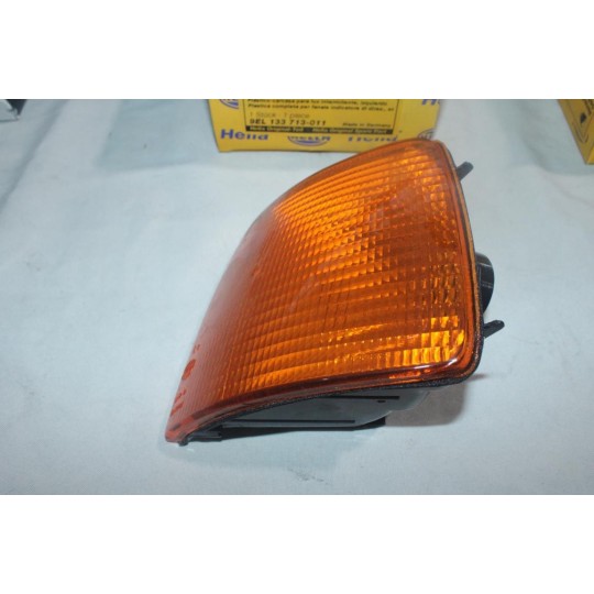 Feu clignotant avant gauche Hella 9EL133713-011 pour volkswagen passat de 1988 à 1993 