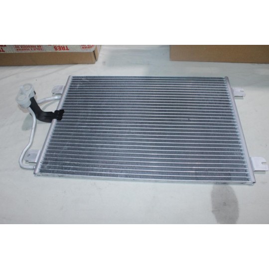 Radiateur condenseur de climatisation Valeo 817197 pour renault megane 1 dont scenic 