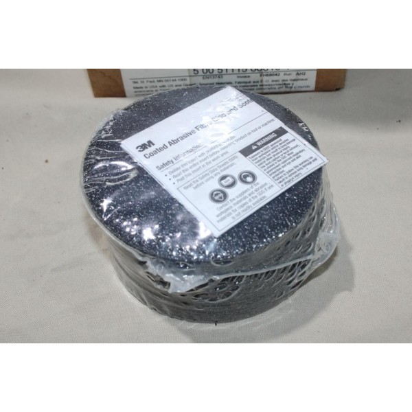 Boite 25 disques fibre de poncages abrasif 501C 115 x 22mm P36 3M 60504 