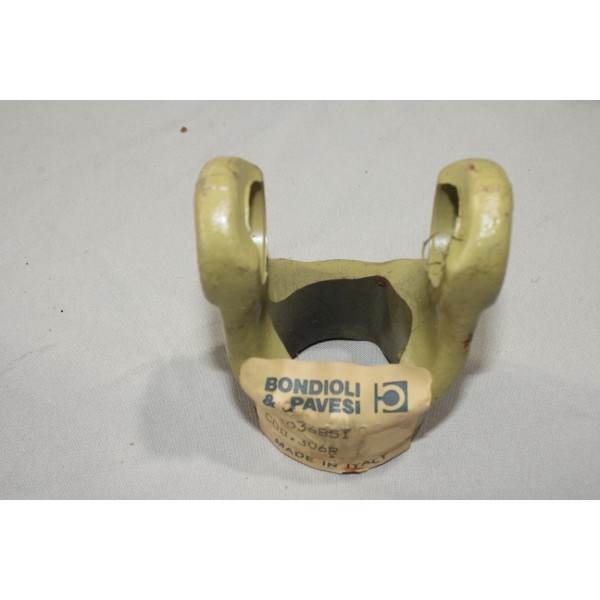 Machoire extremite cardan de transmission croisillon tube triangle 43.5mm Bondioli & Pavesi 204036851 306R pour tracteur engin 