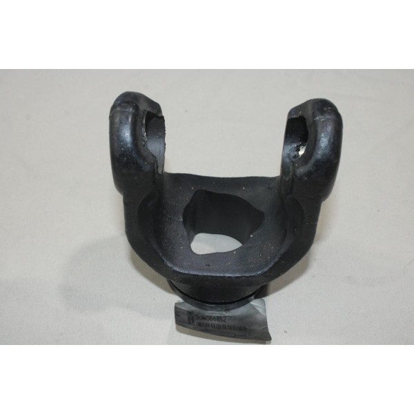 Machoire extremite cardan de transmission croisillon tube triangle 45mm Bondioli & Pavesi 204066852 pour tracteur engin 