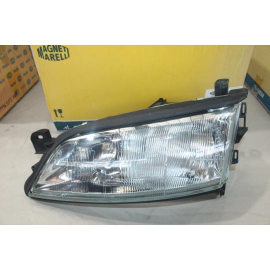 Phare projecteur avant gauche (2 pattes de fixation cassée réparée sans réclamation) Magneti Marelli LPC 712754058784 pour opel 