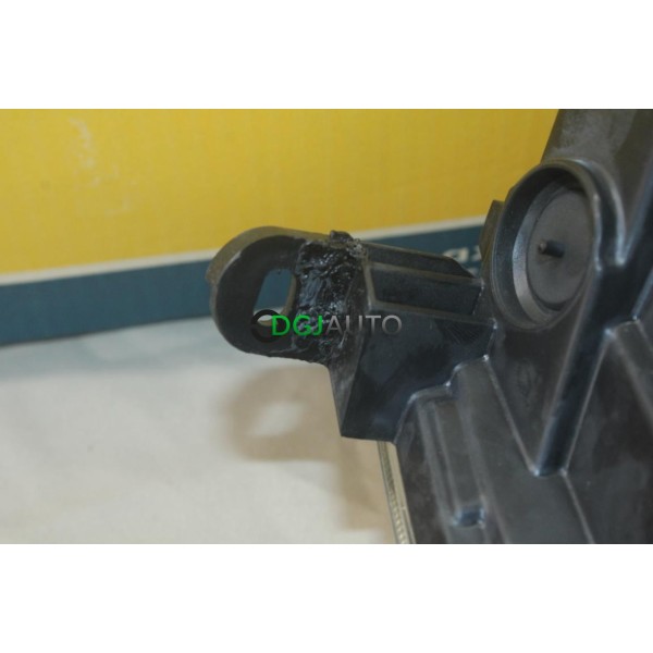 Phare projecteur avant gauche (2 pattes de fixation cassée réparée sans réclamation) Magneti Marelli LPC 712754058784 pour opel