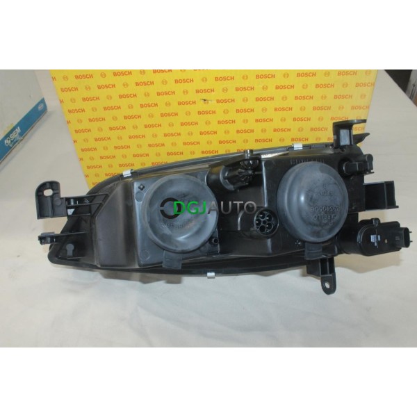Phare projecteur avant droit (1 plastique cassé voir photo) Bosch 0318077224 pour opel vectra B