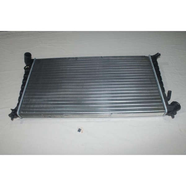 Radiateur de refroidissement moteur (petit eclat plastique de centrage) Quinton Hazell QER1803 pour citroen berlingo xsara 