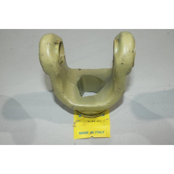 Machoire extremite cardan de transmission croisillon Bypy Bondioli & Pavesi R.60.07 pour tracteur engin agricole chantier 