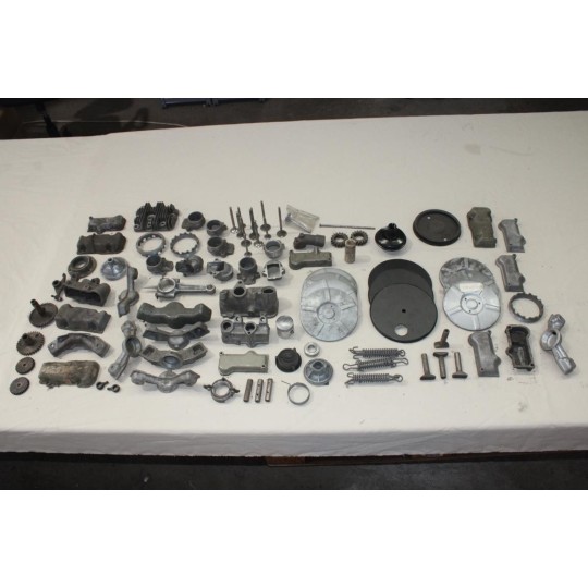 Lot de pièces moteur divers (11.9kg) Briggs & Stratton Bernard MTD 