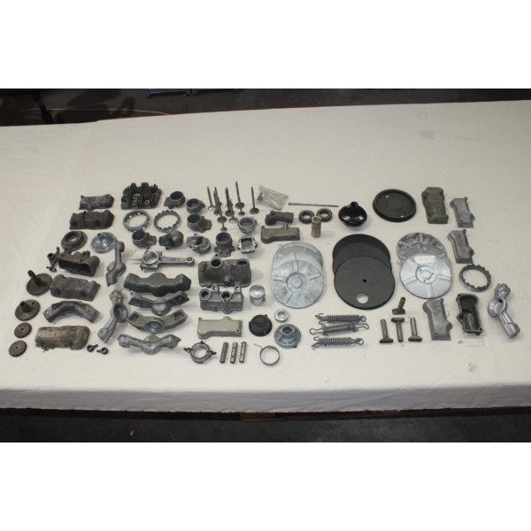 Lot de pièces moteur divers (11.9kg) Briggs & Stratton Bernard MTD 