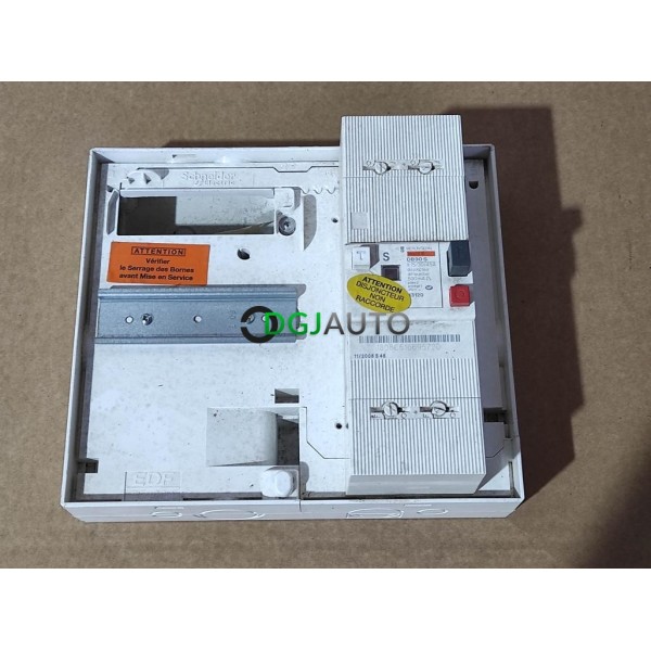 Disjoncteur de branchement differentiel Merlin gerin DB90S reglable 15A 30A 45A 500mA