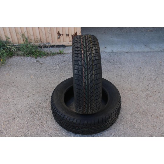 Lot 2 pneus hiver NEUF Gislaved Eurofrost 5 185/60/15 185 60 15 84T DOT3316 