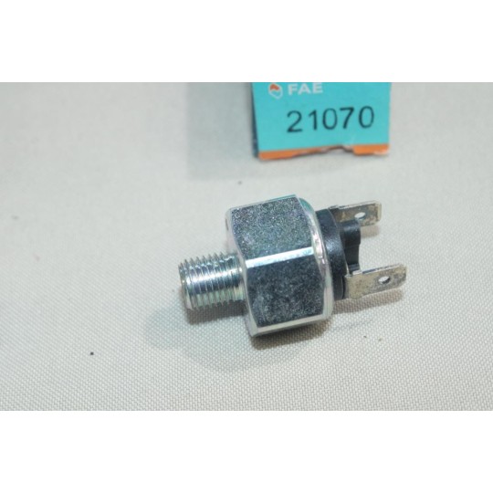 Contacteur pedale de frein feux stop FAE 21070 pour lotus europa morgan four plus eight rover 2200 3500 