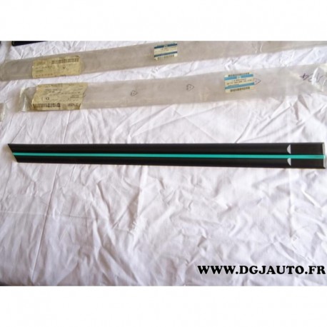 Baguette moulure de porte arriere droite liseret turquoise 90510324 pour opel astra F 5 portes dont break