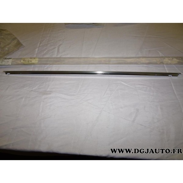 Baguette moulure chrome porte arriere droite 3AF839644B 7Z7 pour volkswagen passat de 2011 à 2015