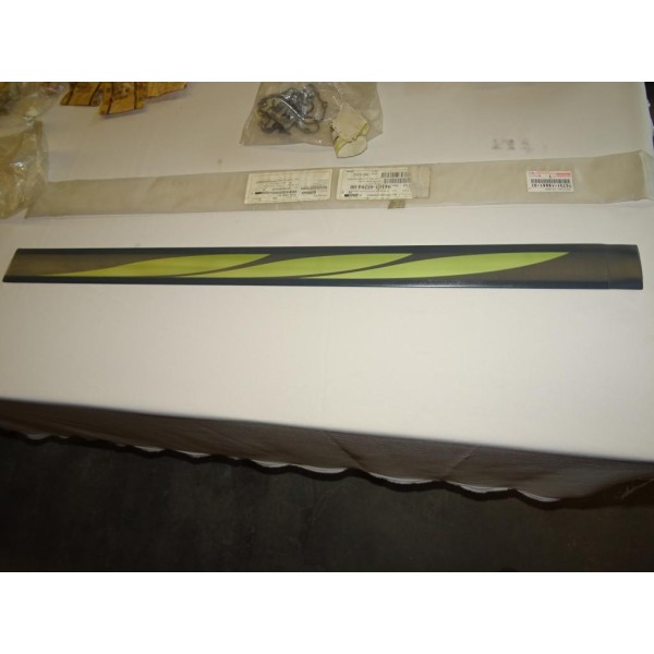 Baguette moulure de porte avant droite 7573110661G1 pour toyota starlet partir de 1996