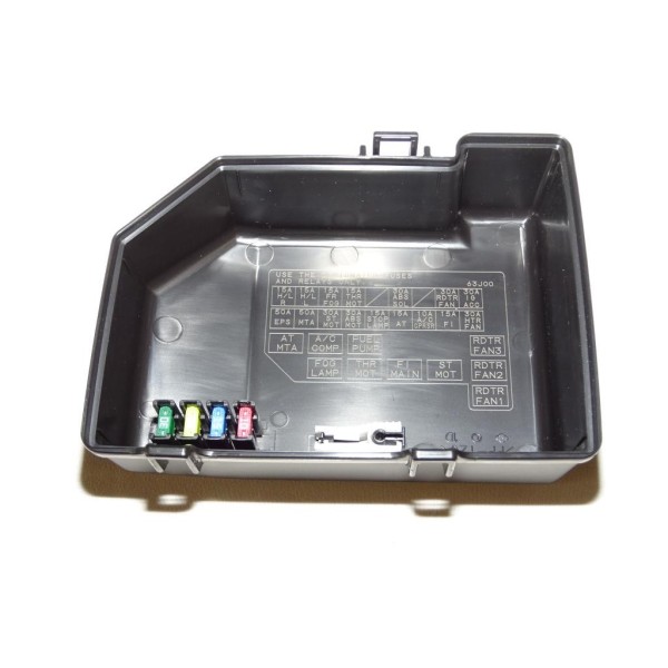 Cache recouvrement boitier fusible relais 93195745 pour opel agila B essence partir de 2008