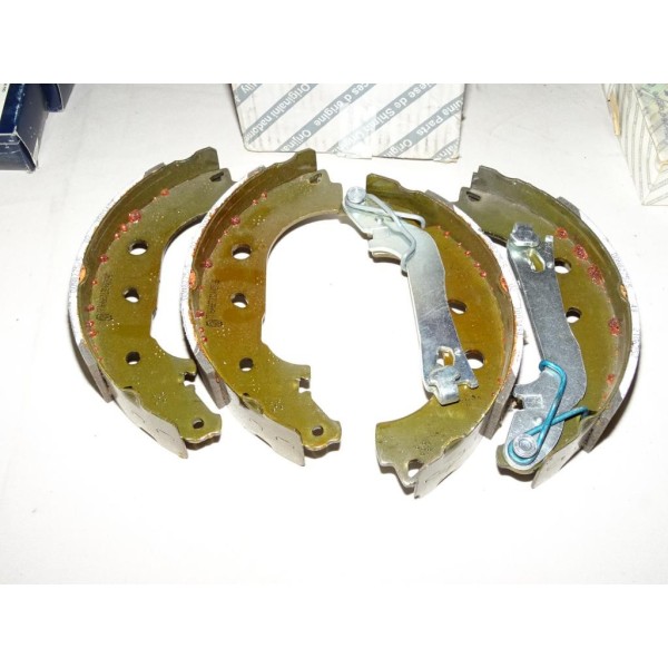 Jeux 4 machoires de frein arriere 228.6x42mm montage AP lockheed 77364667 pour fiat fiorino qubo citroen nemo peugeot bipper