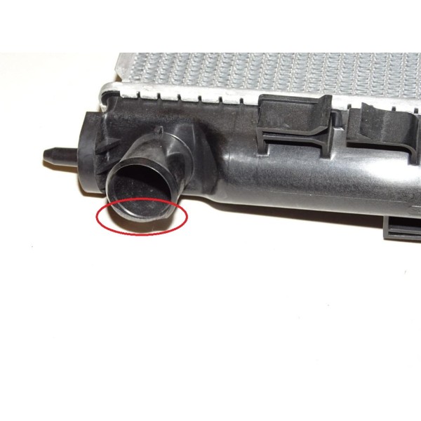 Radiateur refroidissement moteur 1 RACCORD ENTREE REBORD CASSE VOIR PHOTO MZ312471 pour mitsubishi outlander 2 2.2DI-D 2.2 DI-D 