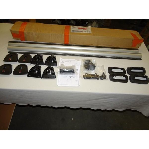 Jeu barre de toit alu modele expo avec nombreuses rayures (manque vis possiblement sans reclamation) 50902256 pour fiat doblo 3 