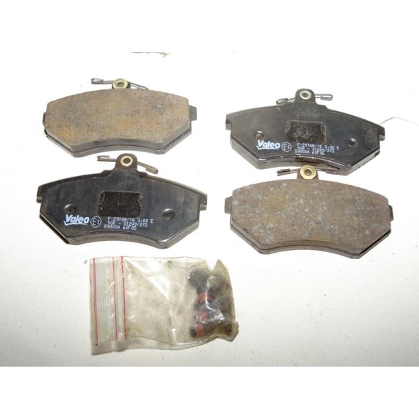 Jeux 4 plaquettes de frein avant montage TRW 598004 pour audi 80 90 coupé