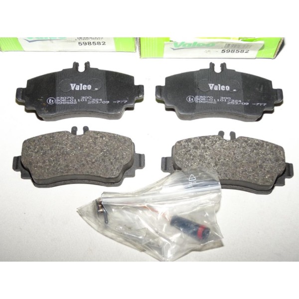 Jeux 4 plaquettes de frein avant montage TRW 598582 pour mercedes vaneo W414