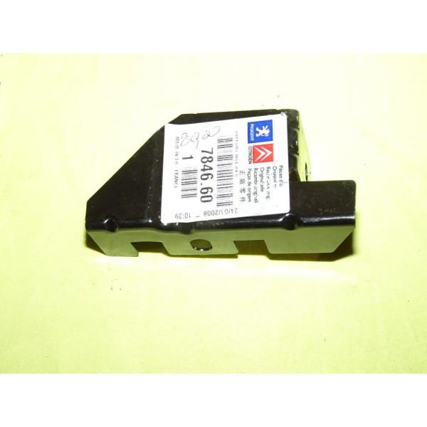 Etrier equerre inferieur fixation aile avant droite 784660 pour citroen C5