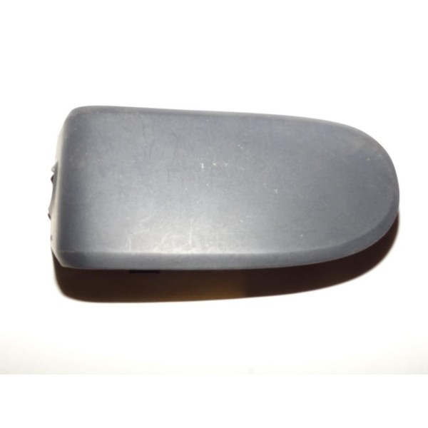Bouchon droit cache plastique parechocs avant 7700834253 pour renault megane 1